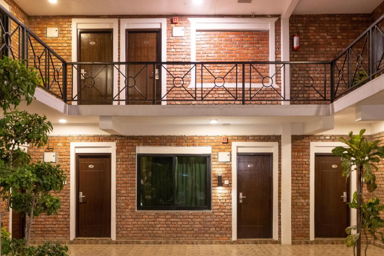 Dreamland Gold Resort & Hotel Bhairāhawā Zewnętrze zdjęcie