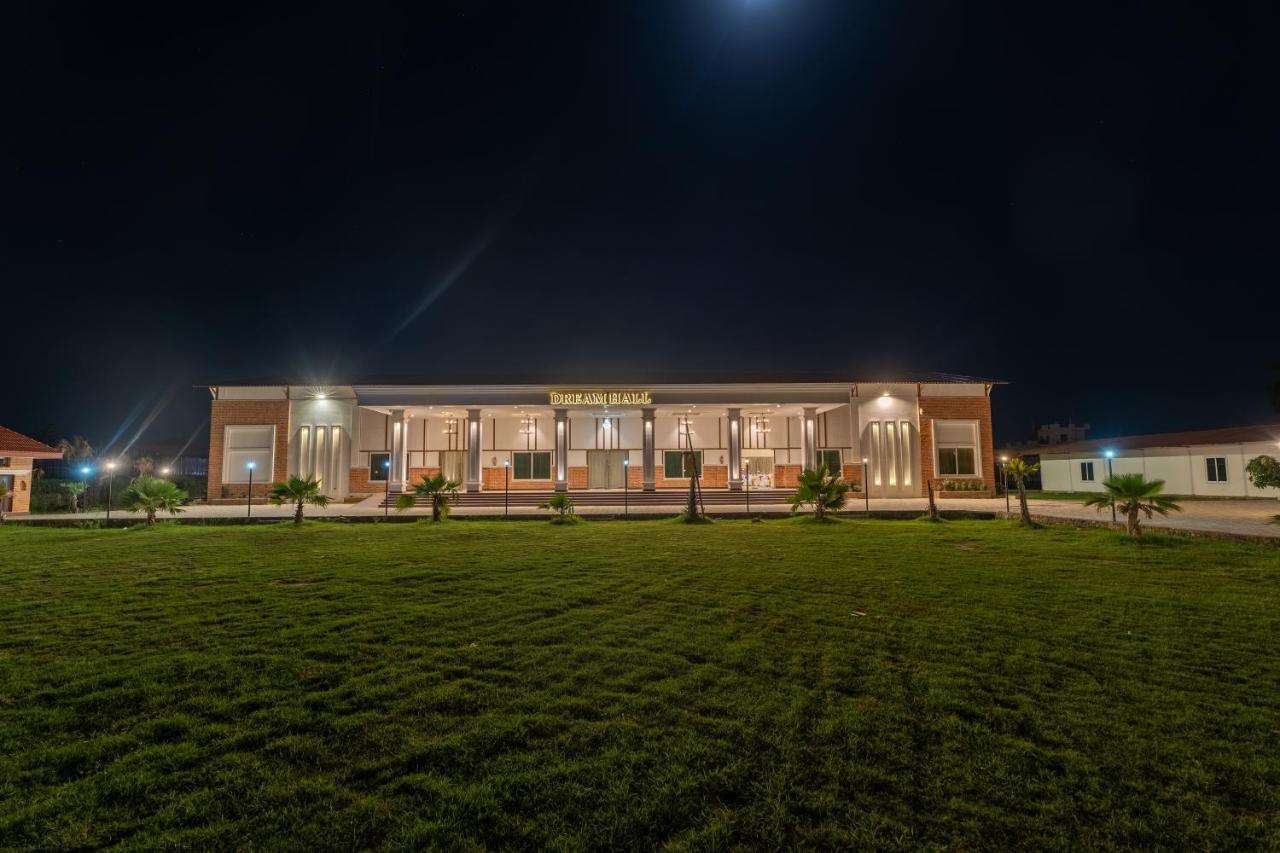 Dreamland Gold Resort & Hotel Bhairāhawā Zewnętrze zdjęcie