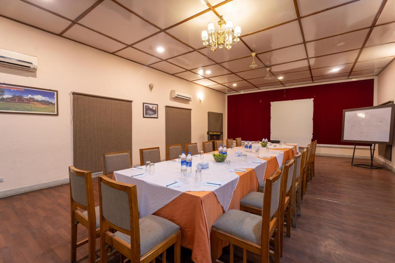 Dreamland Gold Resort & Hotel Bhairāhawā Zewnętrze zdjęcie